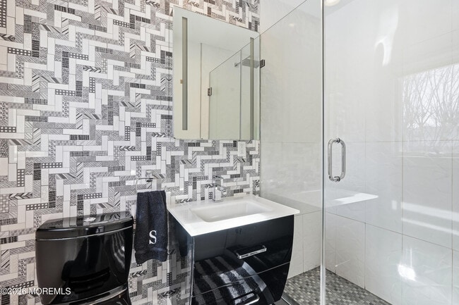 Building Photo - 107 Grant Ave