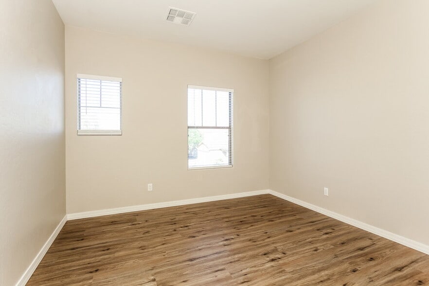 Building Photo - 16043 N 168th Ave