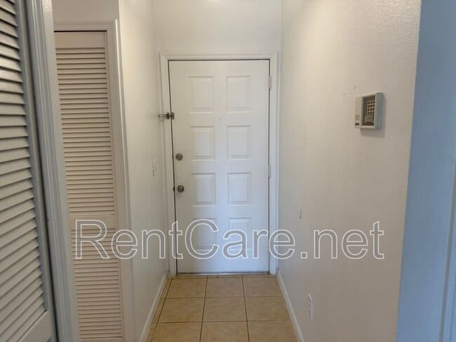 Building Photo - 1239 Lucaya Cir