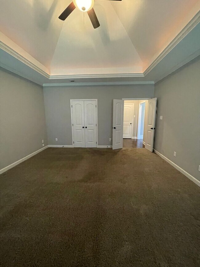 Building Photo - Great location in Sherwood