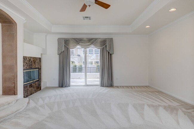 Building Photo - Beautiful 4Bd, 4Bth home in Guard Gated Community near Tivoli Village.