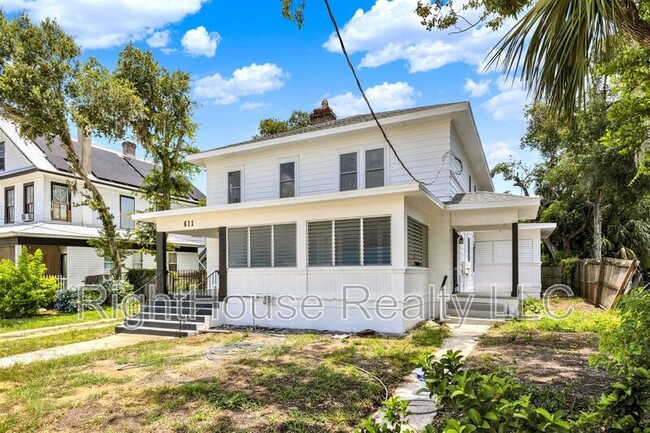 Building Photo - 611 S Grove St