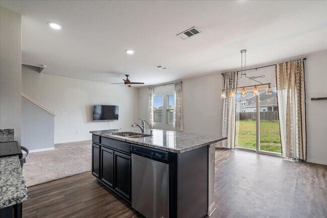 Building Photo - 516 Peony Ct