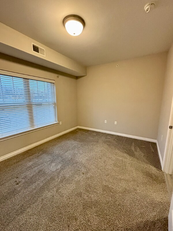 Building Photo - 2493 Sweet Home Rd