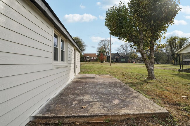 Building Photo - 2700 Alhambra Cir