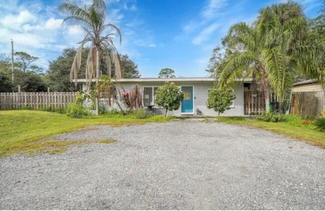 Building Photo - 713 S Jenkins Rd