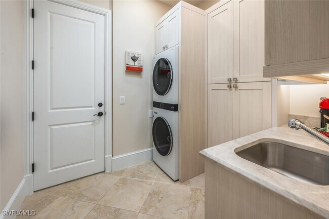 Building Photo - 2343 Traditions Ct