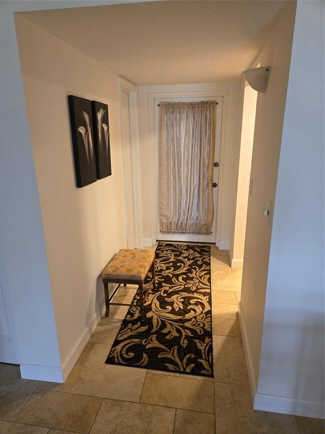 Building Photo - 9531 Seagrape Dr