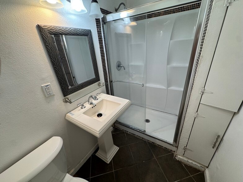 Building Photo - 18401 Arminta St