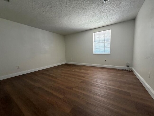 Building Photo - 4831 W McElroy Ave