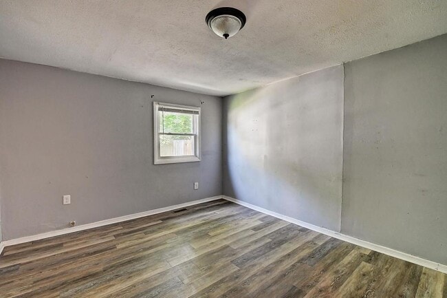 Building Photo - 2999 Clover Dr