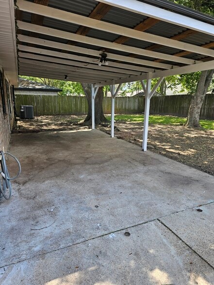 covered back porch - 9806 Thrush St