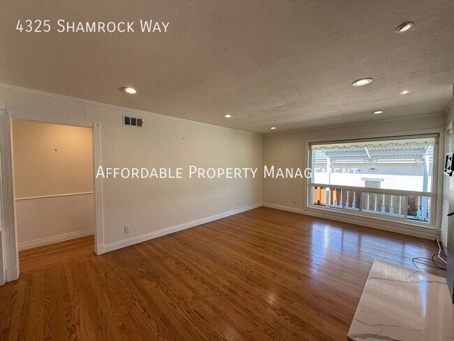 Building Photo - 4325 Shamrock Way