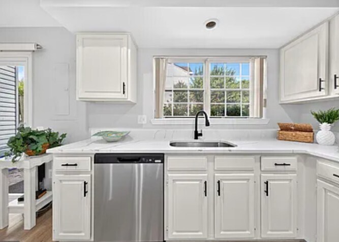 Building Photo - 6576 Medinah Ln