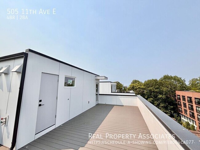 Building Photo - 505 11th Ave E