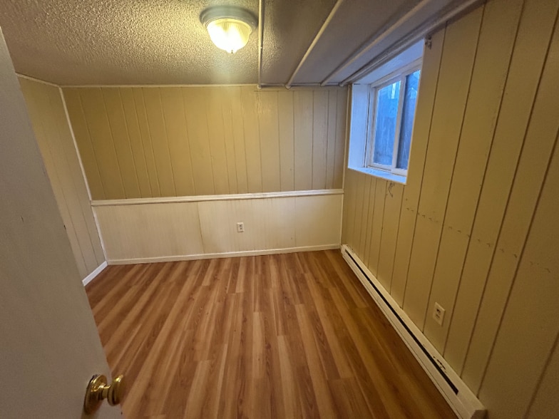 Building Photo - 534 W Cavour Ave