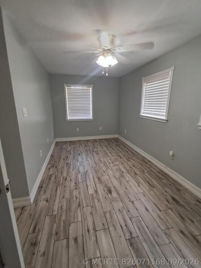 Building Photo - 3643 Betty Ann Ct W