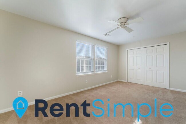 Building Photo - 3631 Madison Ln