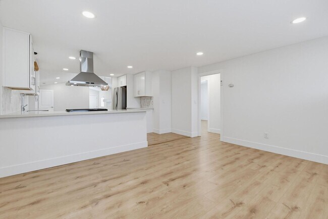 Building Photo - 2710 Chaffee St
