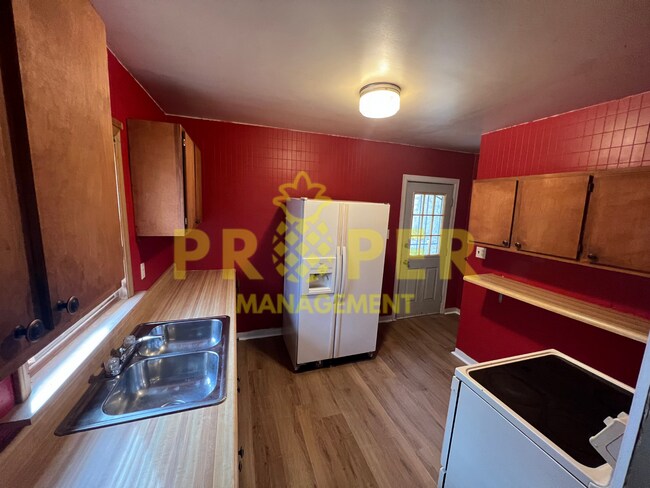 Building Photo - 1065 Walton Ave