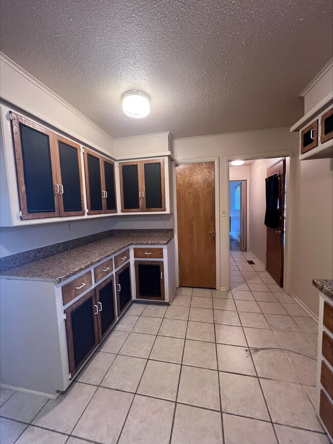 Building Photo - 735 NW 5th St