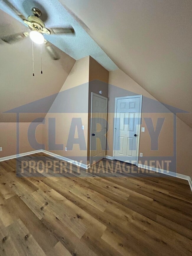 Building Photo - Convenient 3-Bedroom, 2-Bath Home in a Cen...