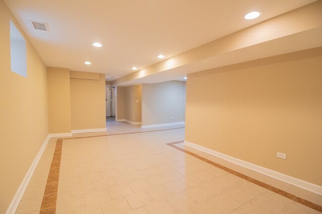 Building Photo - 12123 S Lafayette Ave