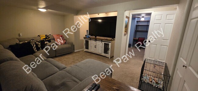 Building Photo - 5605 Bluff Pl