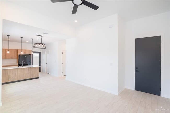 Building Photo - 30 Hidalgo Cir