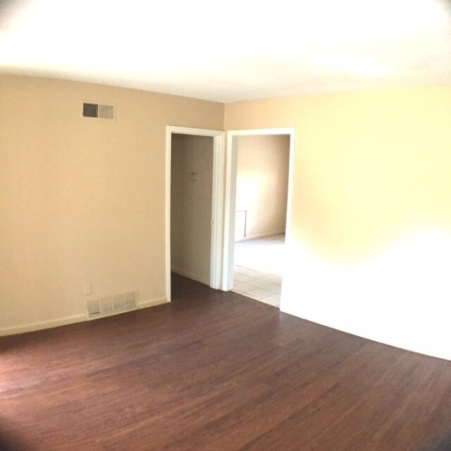 Building Photo - Lovely Home For Rent