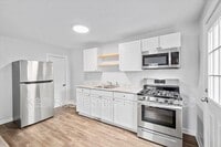 Building Photo - 3611 Baytree St