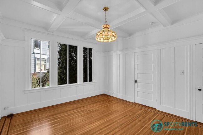 Building Photo - Cole Valley: Top Floor Edwardian Flat w/ F...