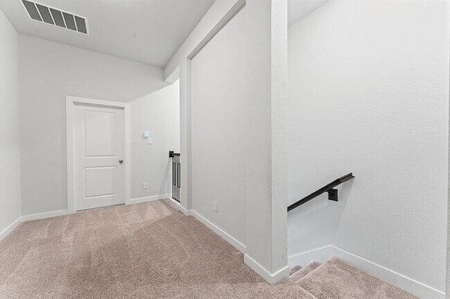 Building Photo - 16514 Lake Austin St