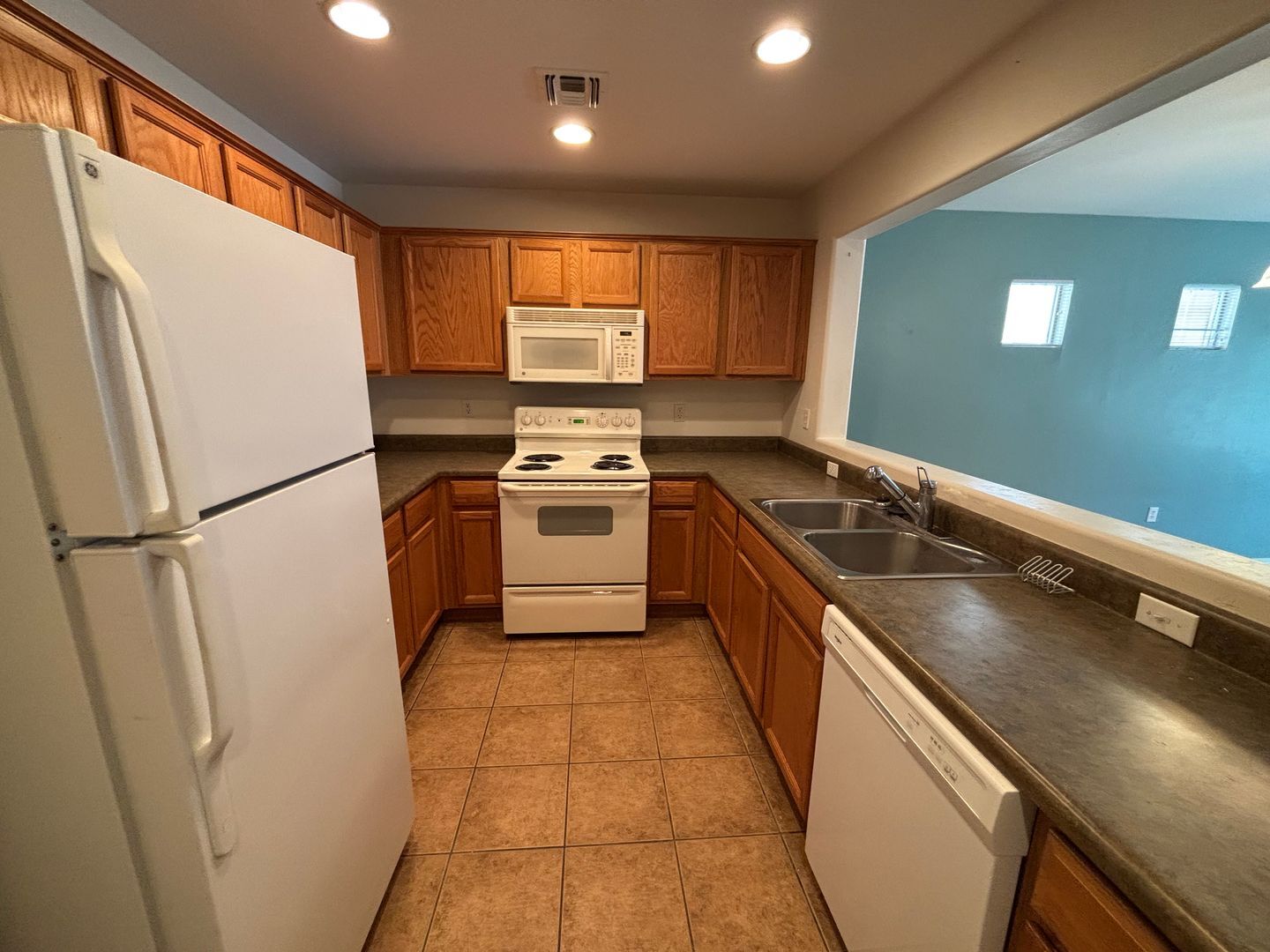 Building Photo - 6028 S Sweet Birch Ln