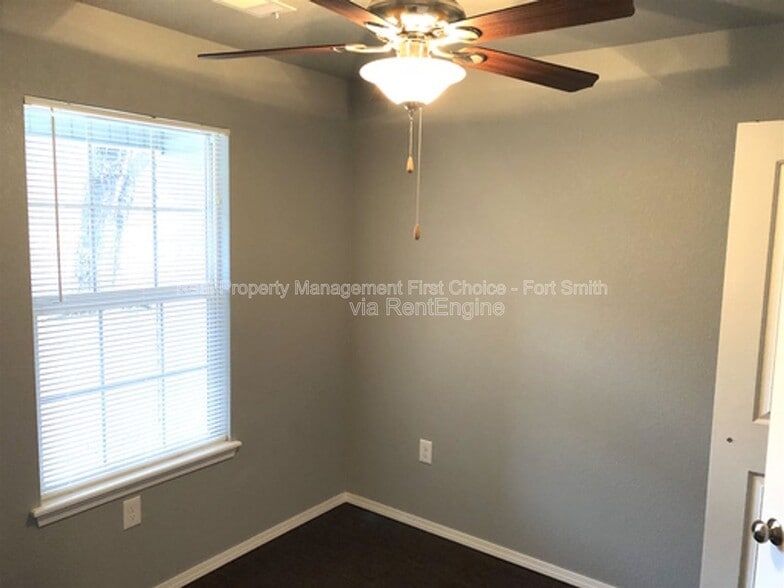 Building Photo - 2020A Ingalls Ln