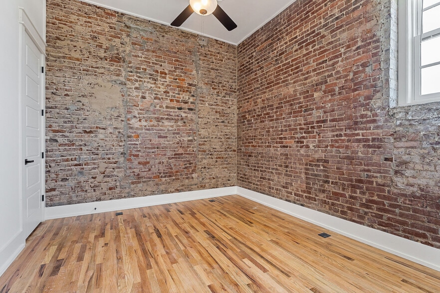 Building Photo - 211 W Colville St