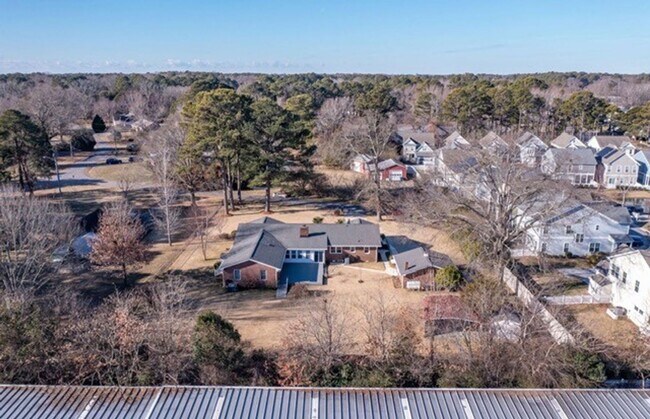 Building Photo - 1404 Shelton Rd