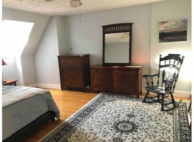 Building Photo - 318 Tappan St