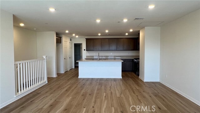 Building Photo - 4247 S Hermosa Paseo