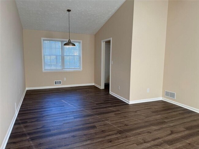 Building Photo - 10111 Settlers Grove Rd NE