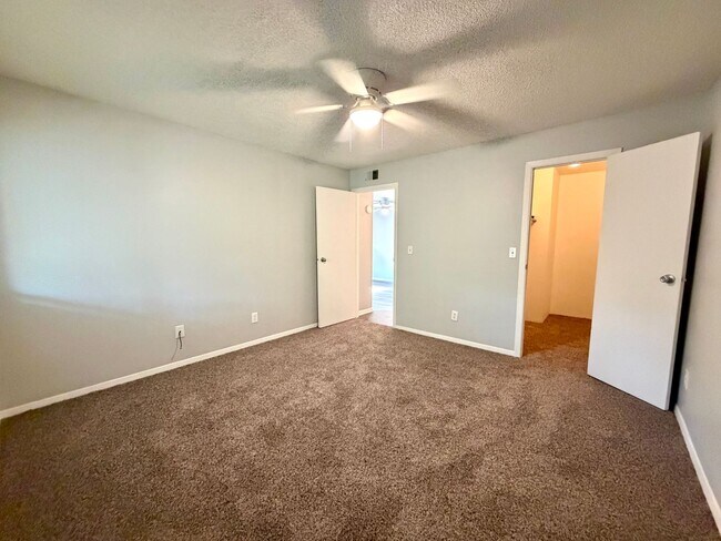 Building Photo - 908 S Walden Way