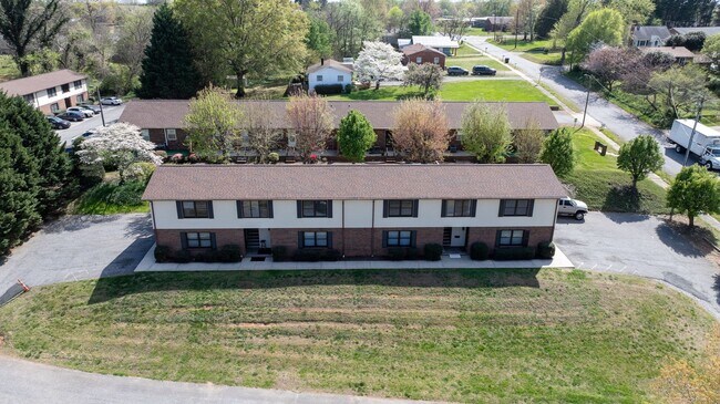 Building Photo - 525 12th St SW