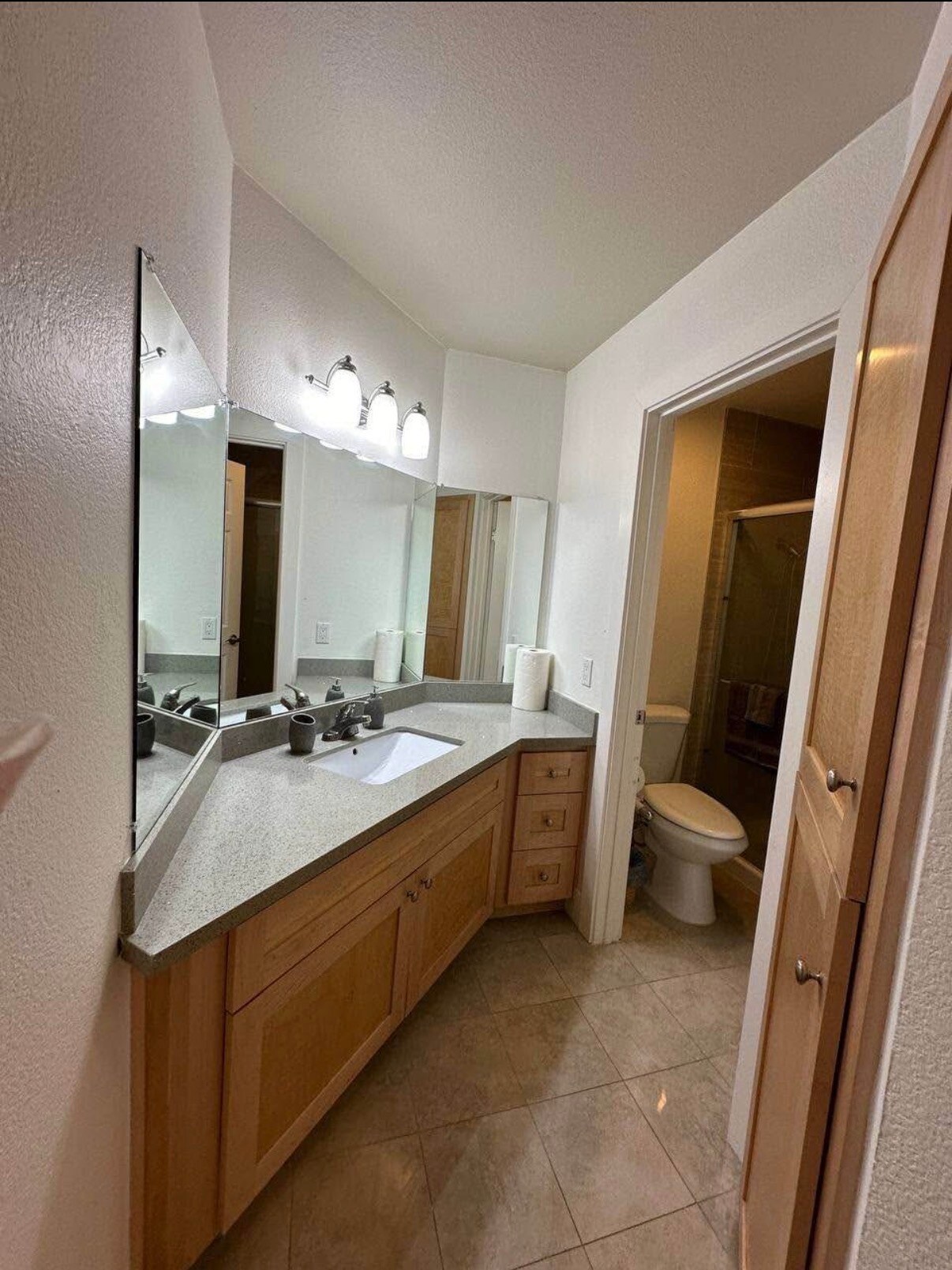 Building Photo - 237 Shadow Dance Dr