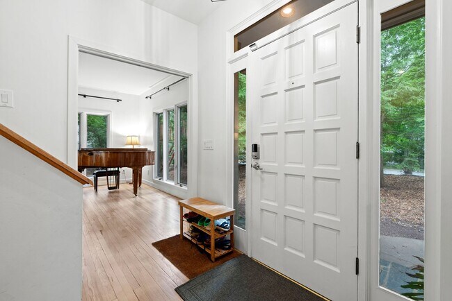 Building Photo - Price improvement - Gorgeous Home in Ironwoods Neighborhood Chapel Hill!!