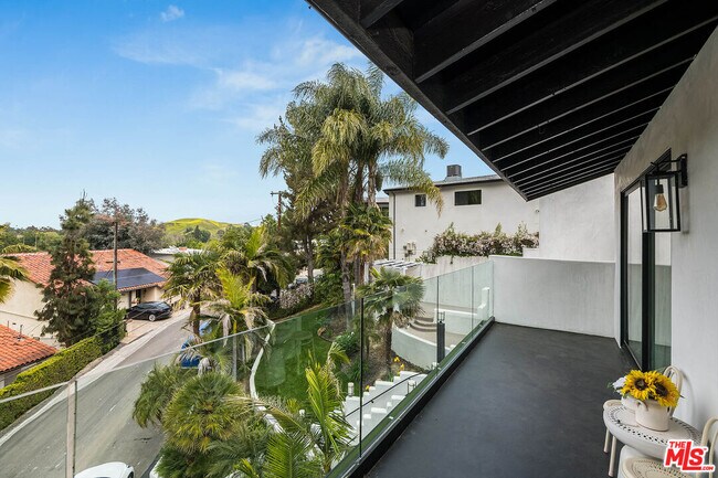 Building Photo - 4961 Marmol Dr