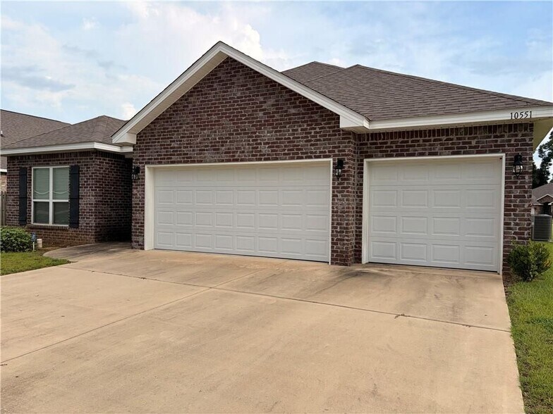 Building Photo - 10551 Sand Dune Ave