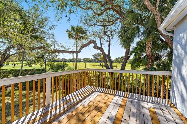 Building Photo - 18213 SE Fairview Cir