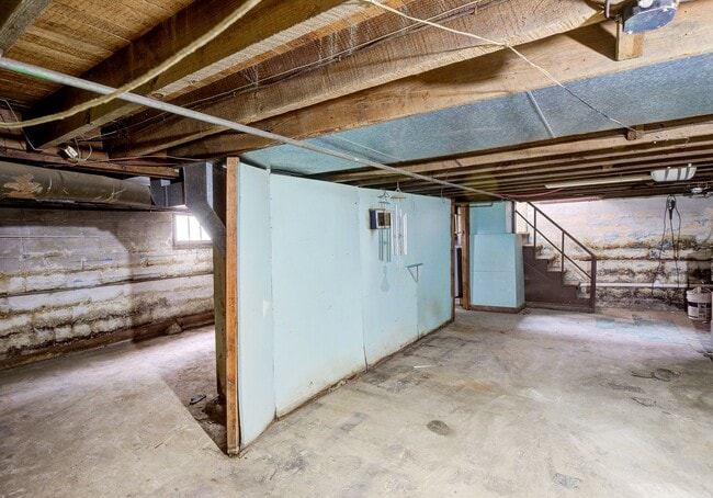 Building Photo - 903 Loney St