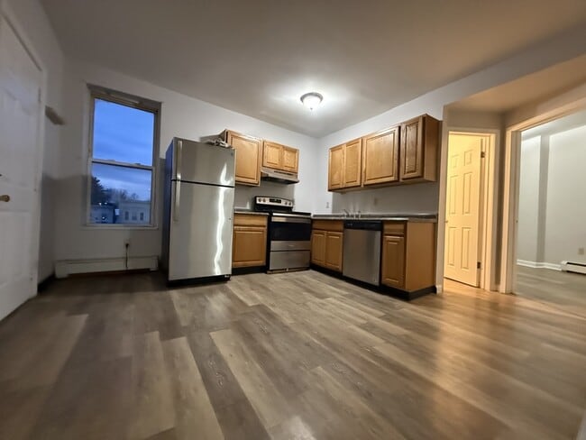 Building Photo - 300 Morton Ave