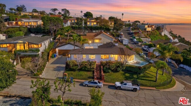 Building Photo - 204 Tranquillo Rd